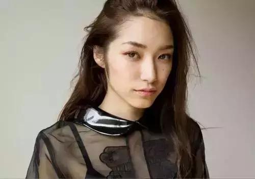 身高160的女孩靠心机穿搭成为日本模特界赢家！