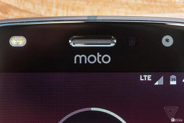 Moto Z2 Play 宣布公布：外壳薄了一毫米，续航力缩水率六小时