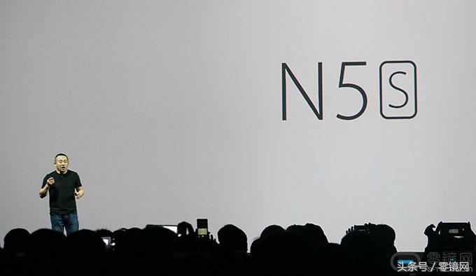 360 N5s：单叶双曲面夹层玻璃、外置双摄像头、8GB运行内存、安卓7.1