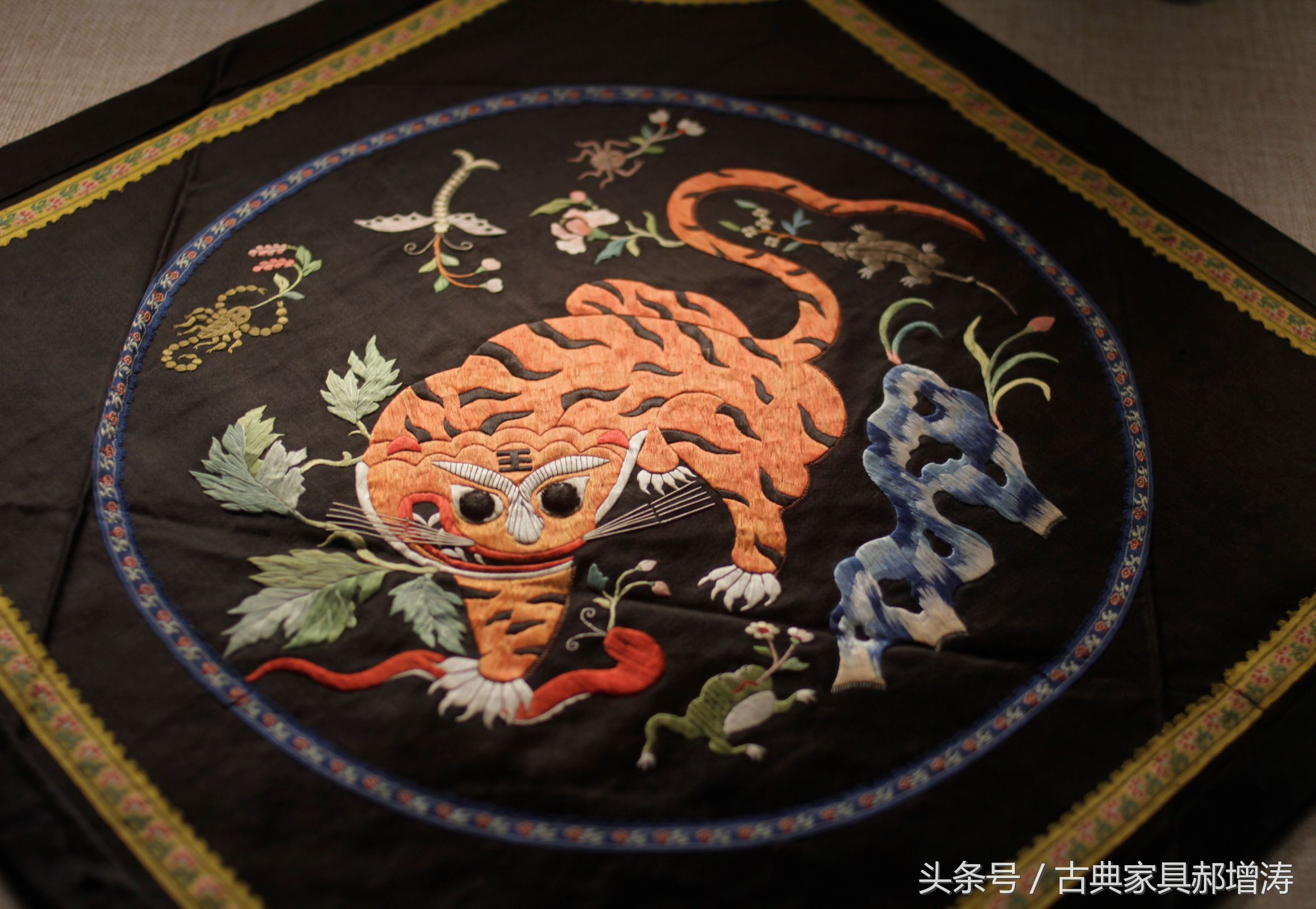 肚兜的刺绣工艺及寓意子孙绵延 福寿吉祥的图案