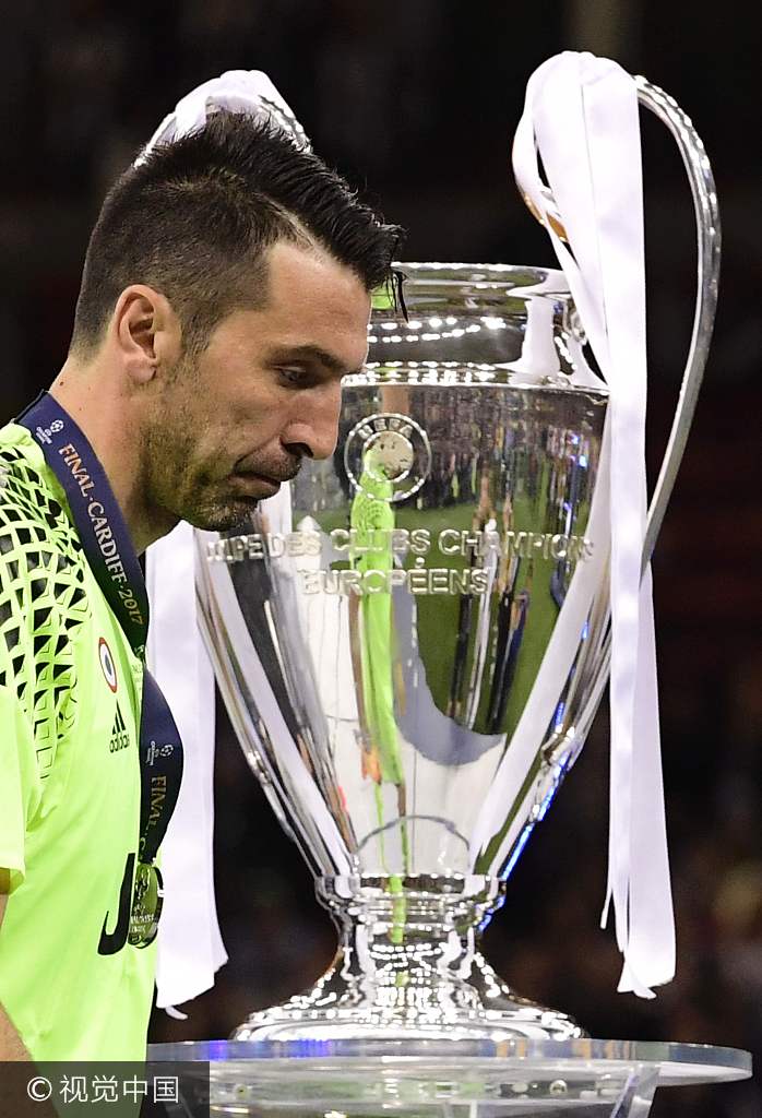 欧冠黯然神伤尤文14不敌皇马亚军颁奖布冯与奖杯擦肩而过
