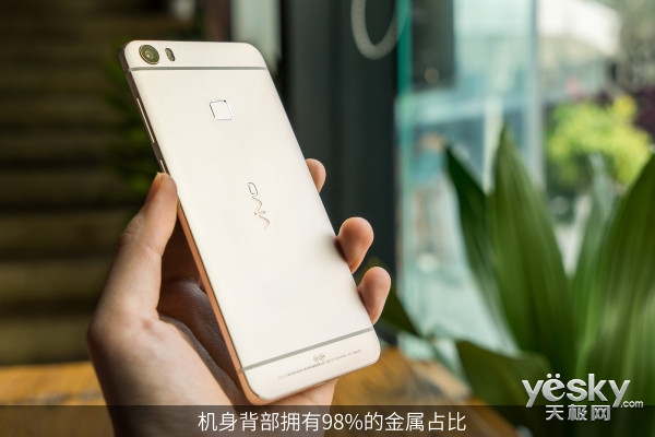 6GB大运存曲面旗舰   vivo Xplay5综合深度体验