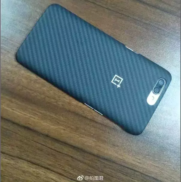 一加5 真机详细曝出，和 OPPO R11很类似？