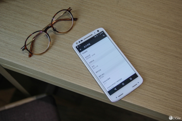 屏幕不再是手机最脆弱的神经，Moto X 极体验