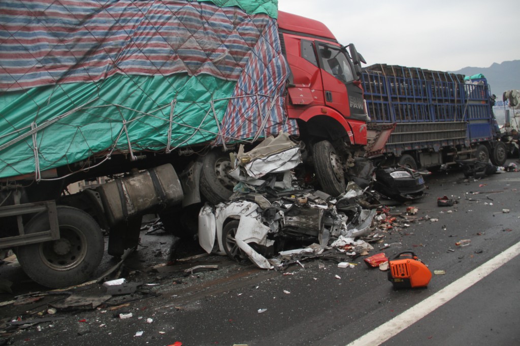 「剑阁车祸」四川成绵广高速公路车祸7死6伤_火爆资讯网