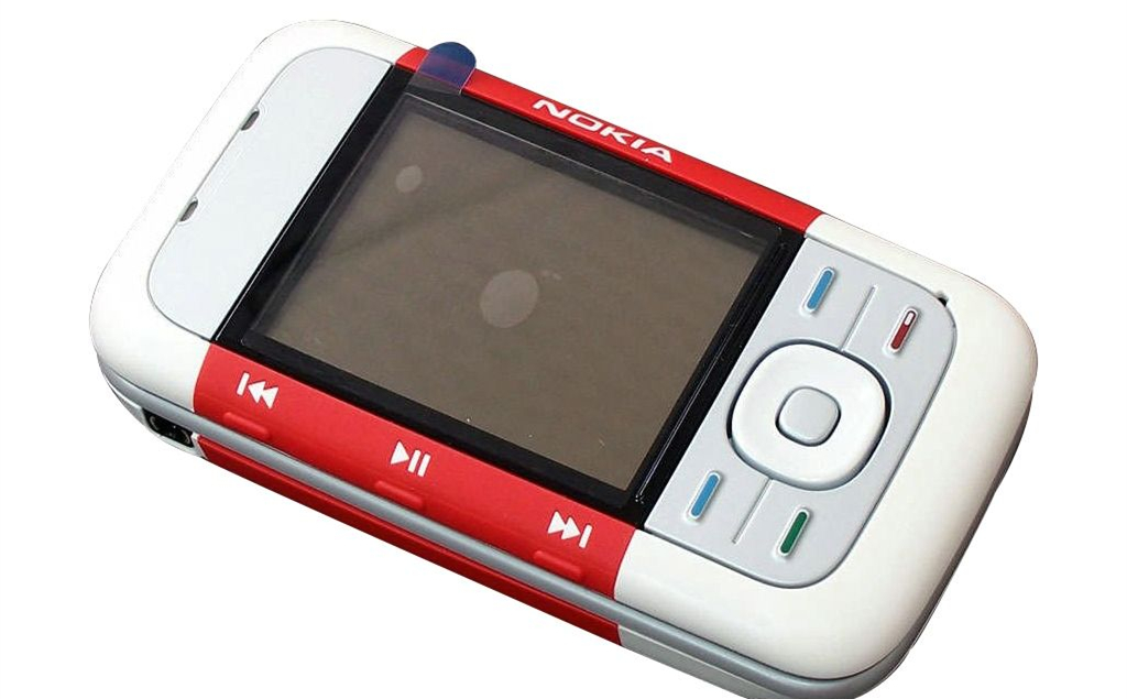 图为诺基亚5300,2007年推出的s40非智能音乐手机,圆润呆萌的外形,赢得