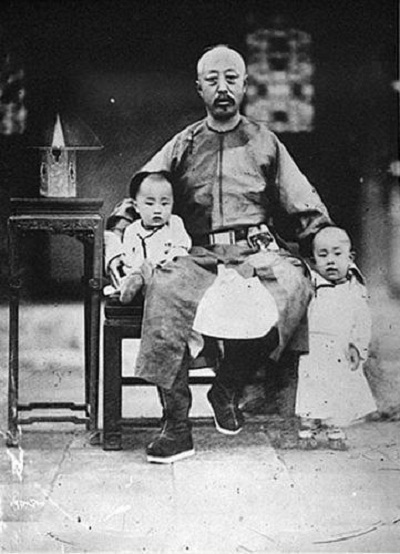 光绪皇帝珍贵老照片：4岁登基，38岁暴毙，生不逢时的悲剧人生！