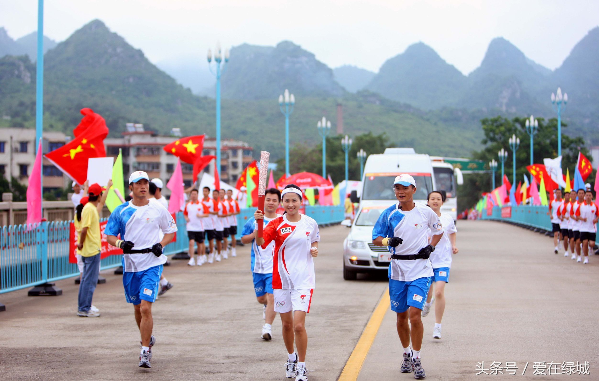 奥运会圣火多久到南宁(2008年广西最激动的一刻奥运火炬在广西传递)