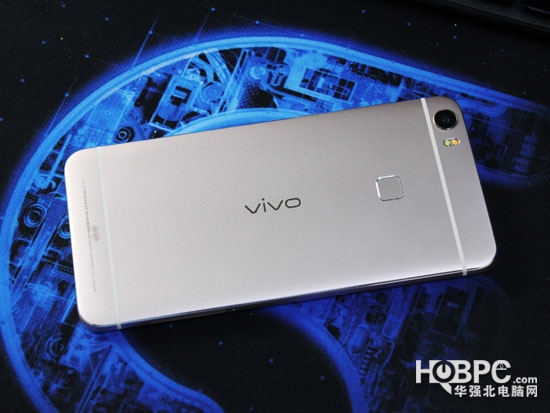 雙曲面屏設(shè)計(jì)！vivo XPlay5手機(jī)深度評(píng)測(cè)