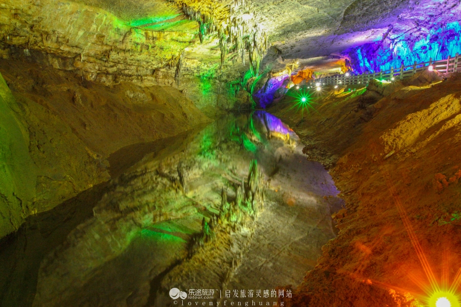 Pass through remote antiquity hole, source of secret condition peach blossom