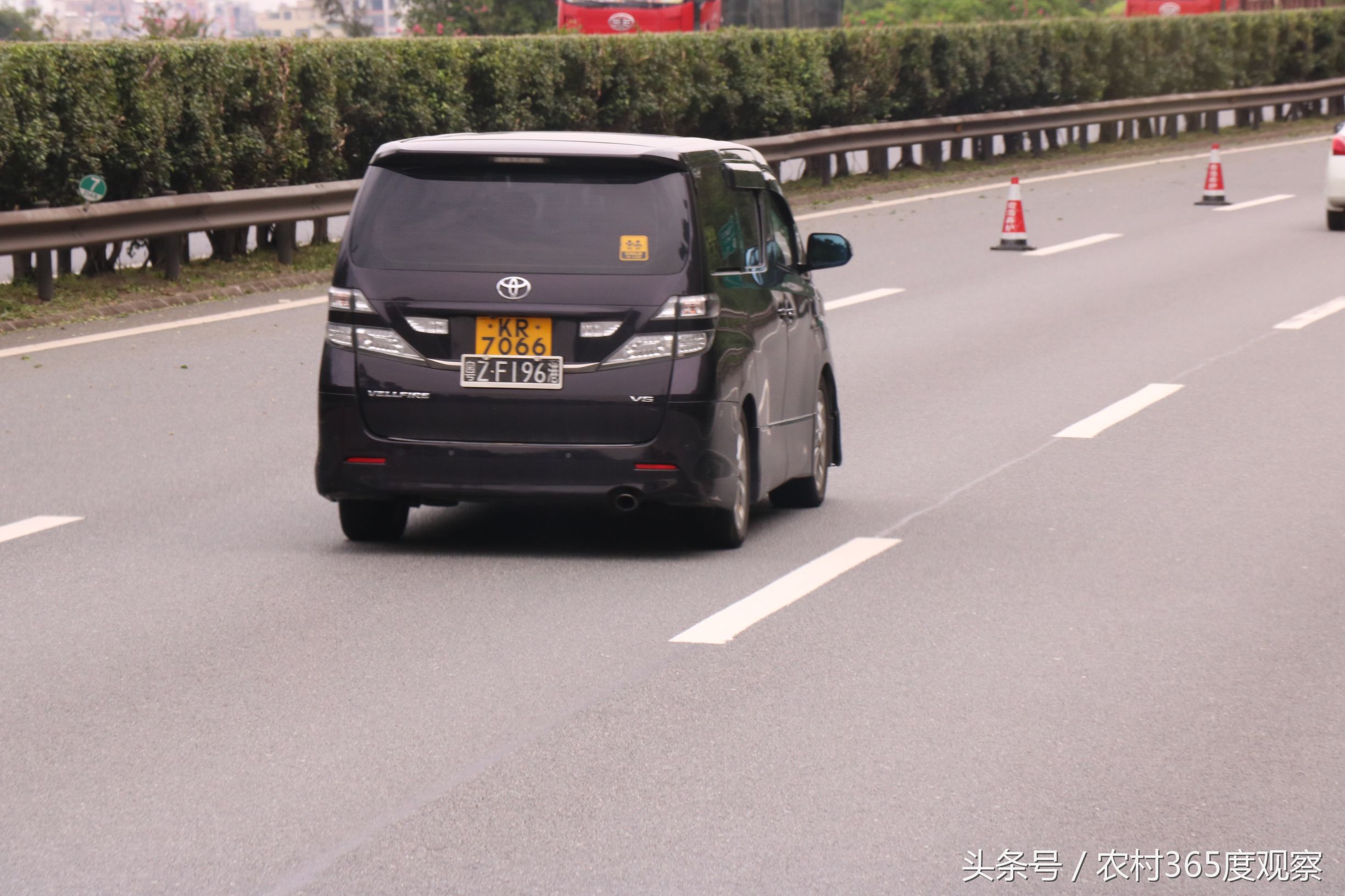 大陸境內(nèi)懸掛雙牌照的港澳車輛