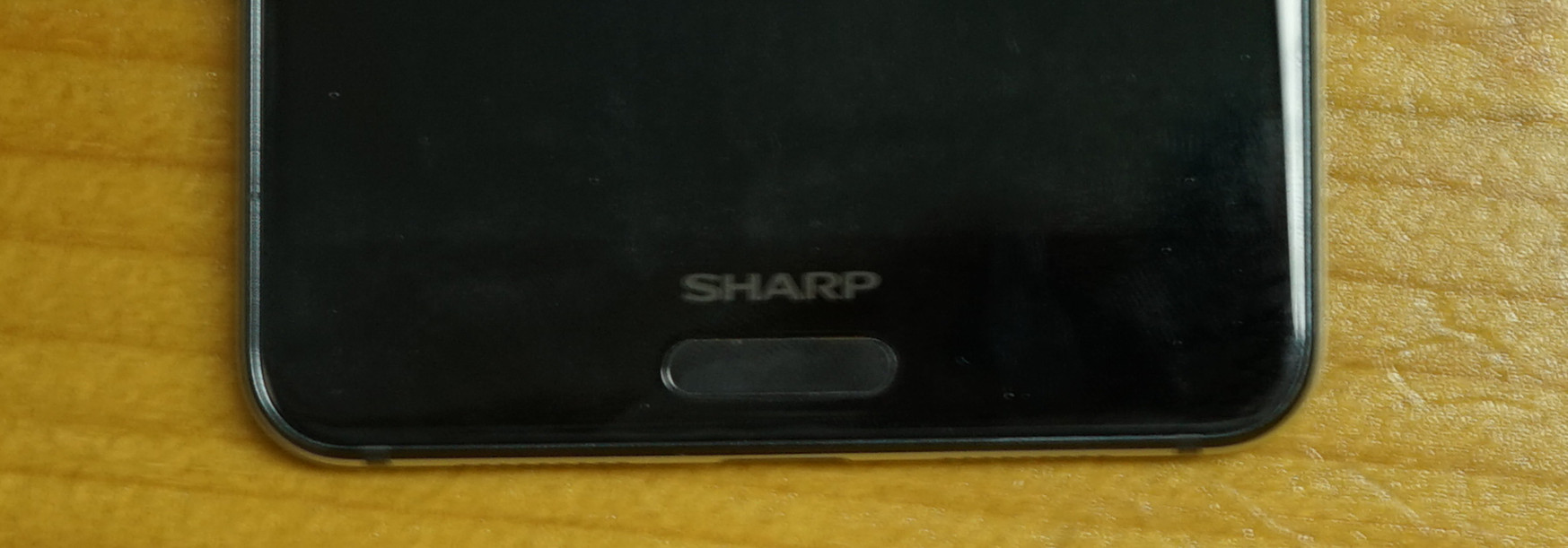 异形全面屏来了！夏普AQUOS S2上手：最小的5.5吋手机