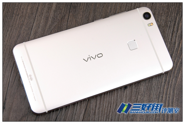 独领风骚极精彩 vivo Xplay5手机评测