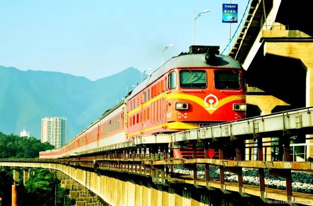 爽翻，重庆人坐高铁也能出国啦，一路逛吃逛吃猴开森！