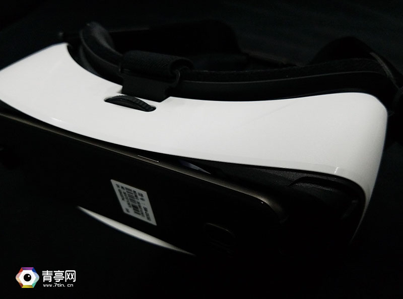 青亭测评：三星GalaxyS7带您进到真实的VR全球