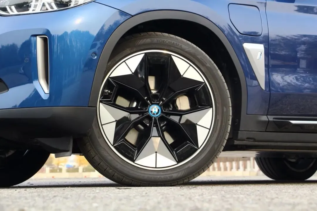 创新纯电动BMW iX3 | 未来出行先行者 不一样的创新电动驾趣