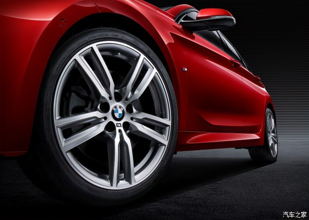 创新 可持续发展 BMW 1系三厢M运动版澎湃动力唾手可得