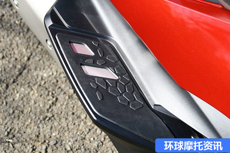 游走都市的豪华宝马：C650GT摩托车