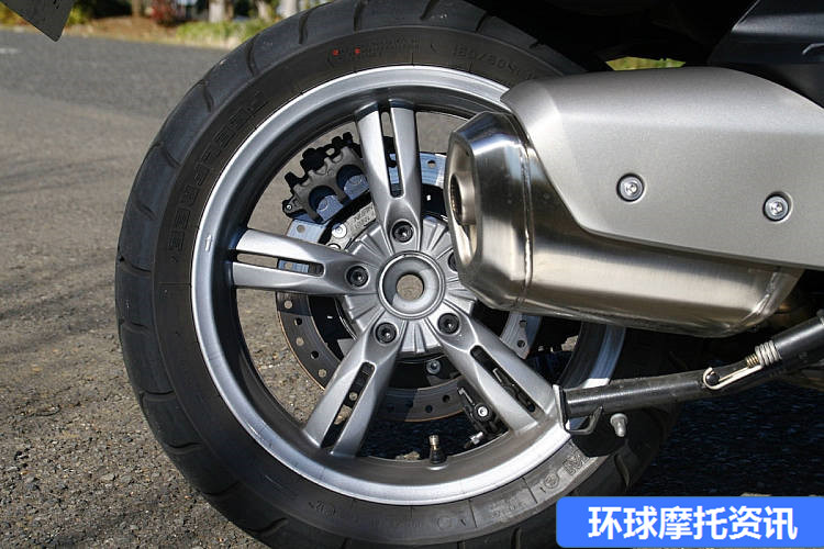 游走都市的豪华宝马：C650GT摩托车