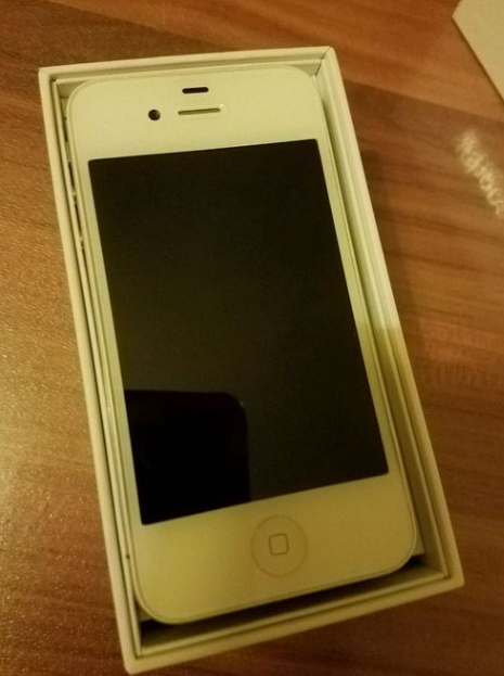 某鱼购买往日旗舰级iPhone4s 64GB，直播间拆箱！