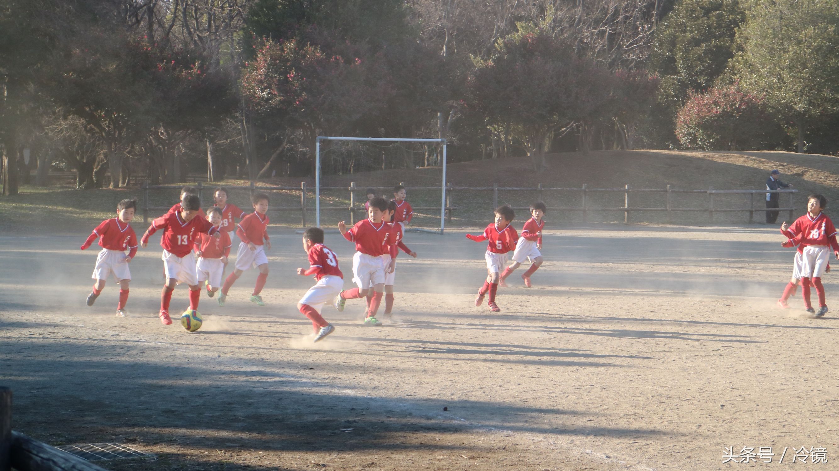 日本为什么会年年参加世界杯(日本足球连续六届打进世界杯，背后一个重要因素值得国人反思)