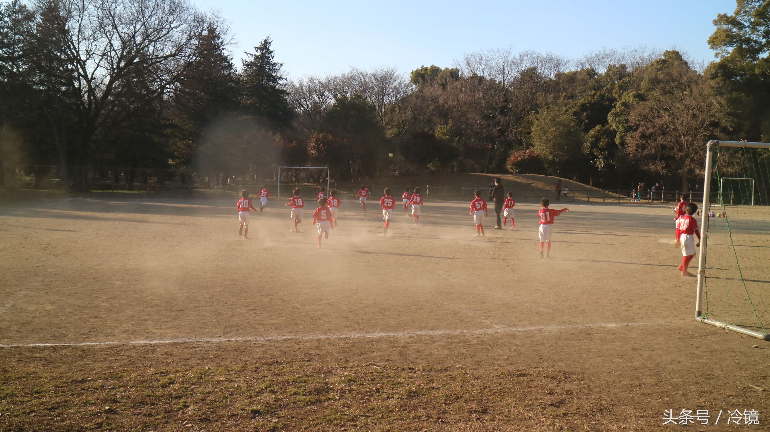 日本为什么会年年参加世界杯(日本足球连续六届打进世界杯，背后一个重要因素值得国人反思)