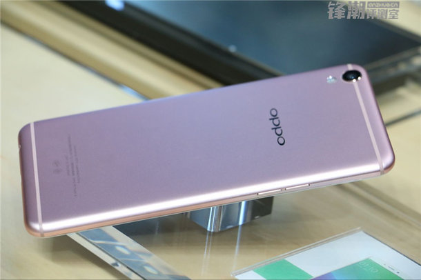 颜值新品美如画：OPPO R9 Plus现场麻豆图赏