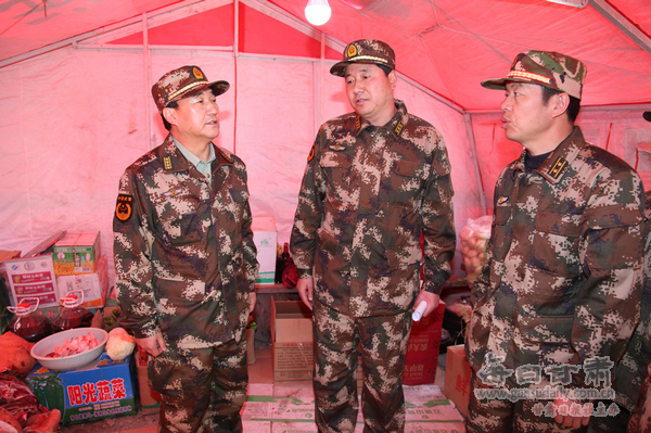 省消防总队参谋长杜超仁赴迭部森林火场一线指导救援