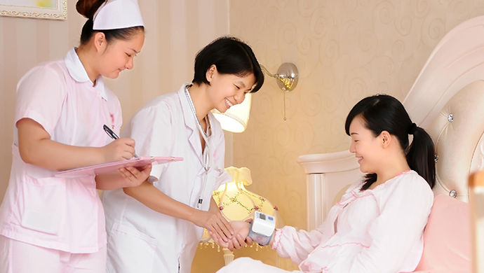 生2女兒婆家對我不管不顧，三胎男孩我做1決定，婆婆悔青了腸子