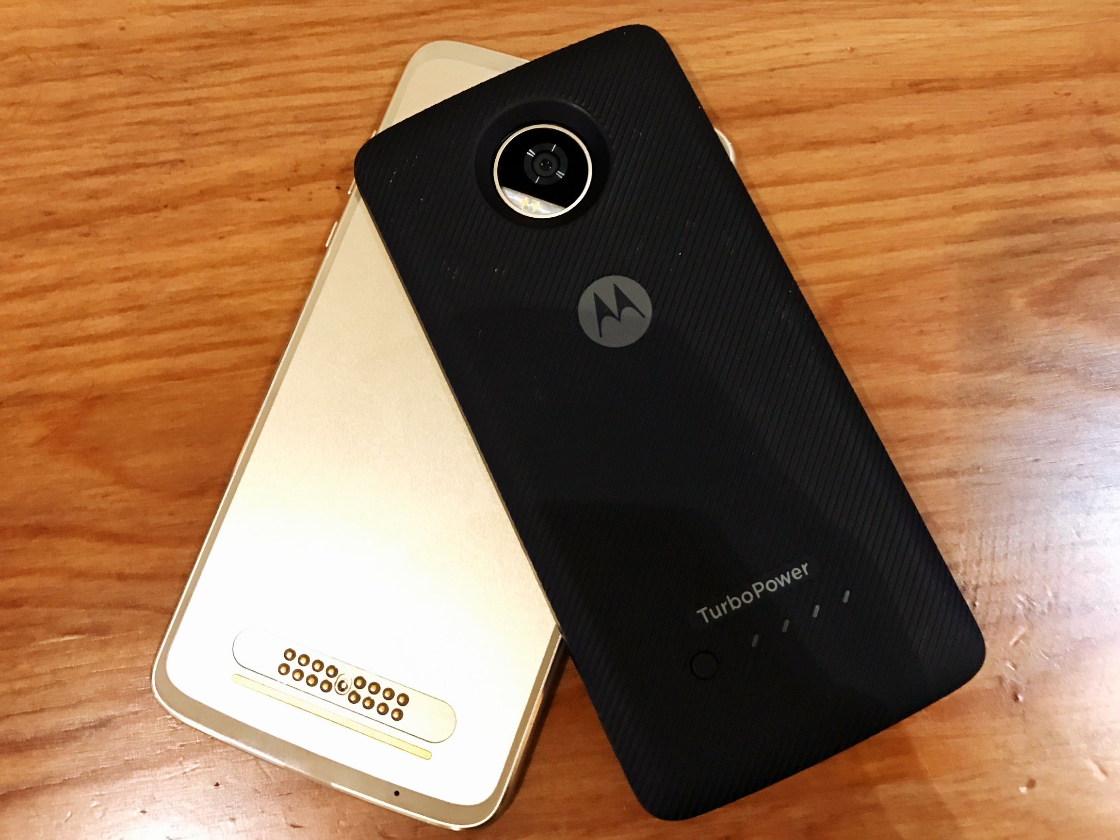 再来个不一样，中国发行Moto Z2 play入门感受