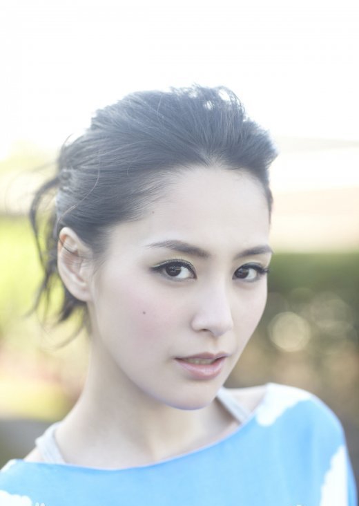 脸上有痣却很美的明星,其中五位长在鼻子上,第八位车祸后长出痣