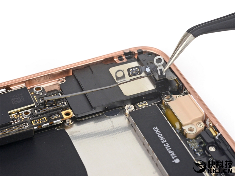 iPhone 8完全拆解：这年头还有别的2GB内存旗舰手机吗？