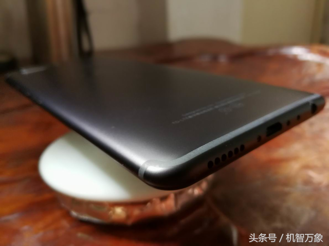 vivo X20全面屏手机开箱图赏简评 颜值人脸识别拍照是亮点