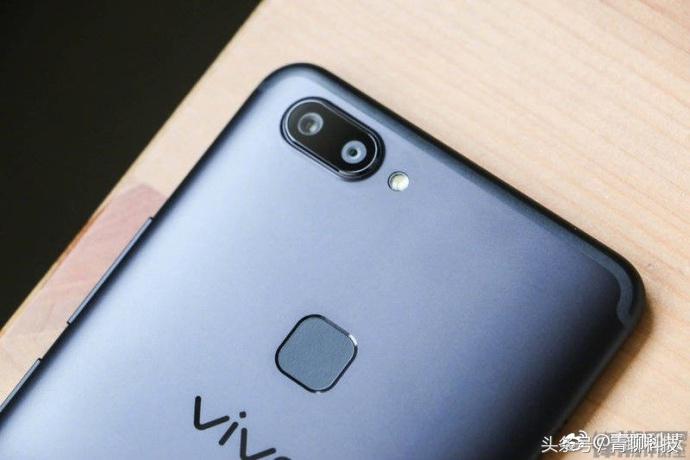 让人砰然心动的不仅是长相！vivo X20入门初尝