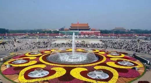 国庆节，北京展现出壮观景象，祖国啊！全国人民的骄傲