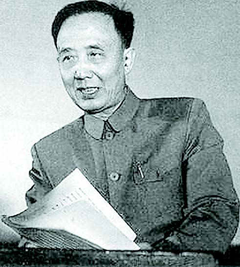 郭沫若，一位文史学者，长期担任中科院院长、中科大校长