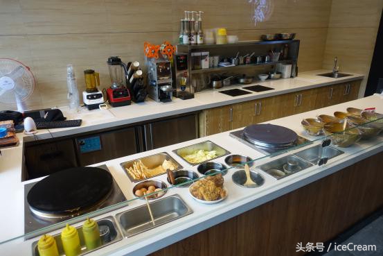 同樣賣煎餅，為什么美妙食刻煎餅?zāi)馨鸭屣炠u至19元？