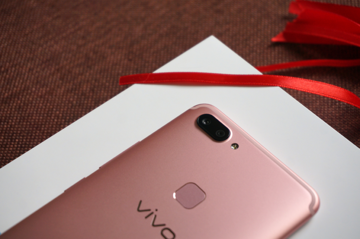 全面屏手機(jī)比普通屏好在哪里？vivoX20上手體驗(yàn)