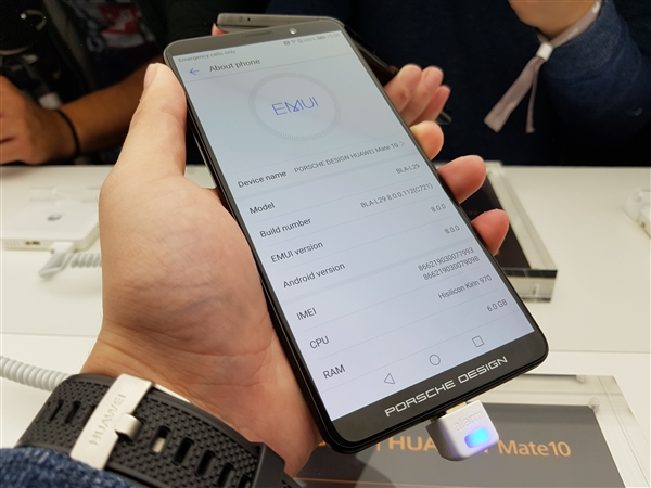 1.一万元的华为公司Mate 10玛莎拉蒂玩了大半天 高级感觉得没比iPhone X差