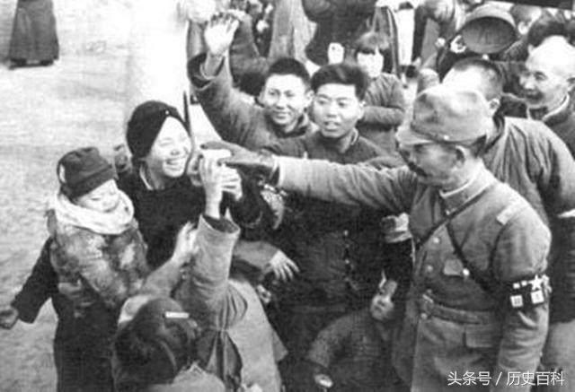 日本人曾经给中国人发了一个“保命符”有了它日本人见了就不杀！