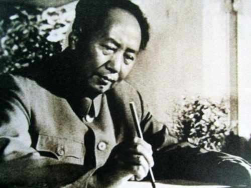 曾经的革命功臣贪污百亿后请求死缓，毛泽东斩