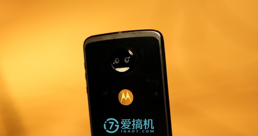 摩托罗拉手机的翻盘对决？Moto Z 2018宣布公布：市场价感人至深！居然破万