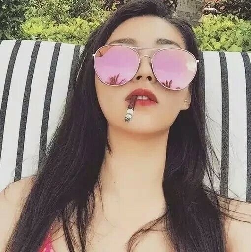 吸烟风格头像 帅气的吸烟头像
