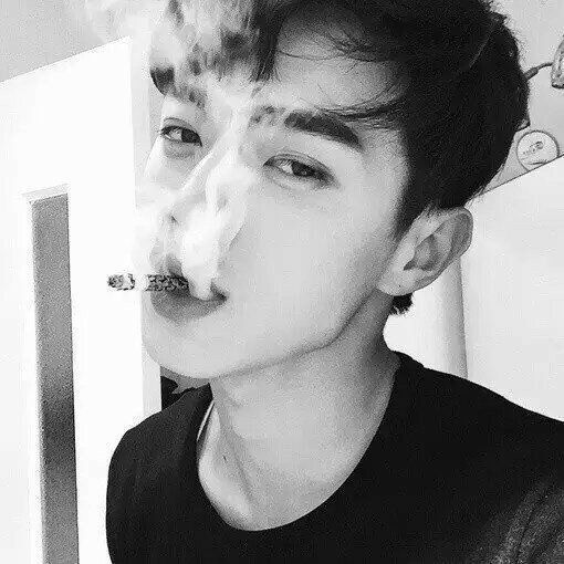 吸烟风格头像 帅气的吸烟头像