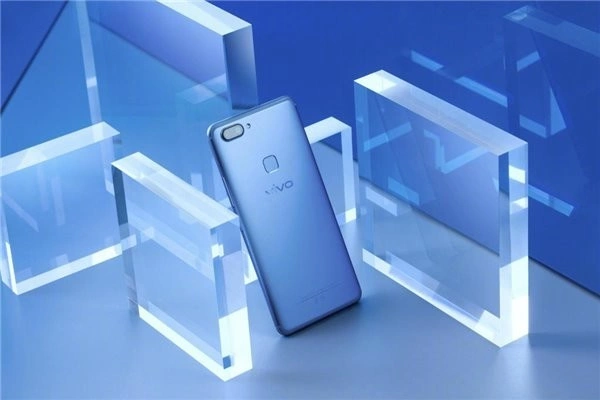 王源相同，官方網(wǎng)公布vivo X20藍(lán)的真機美圖照片