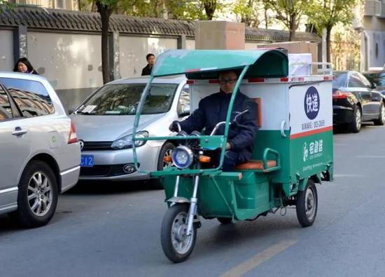 2017双11快递爆仓,快递员累惨,你的包裹到