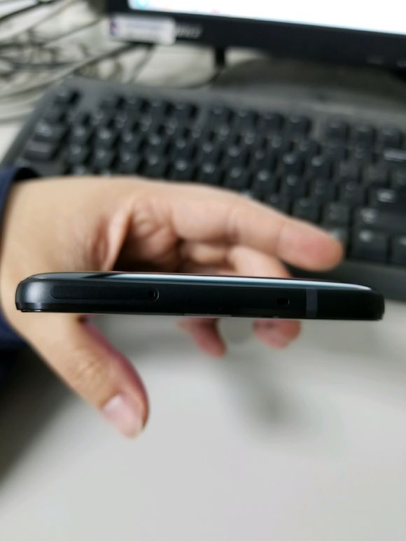 HTC U11Plus拆箱!被淘汰国内大型厂可否再一次兴起?