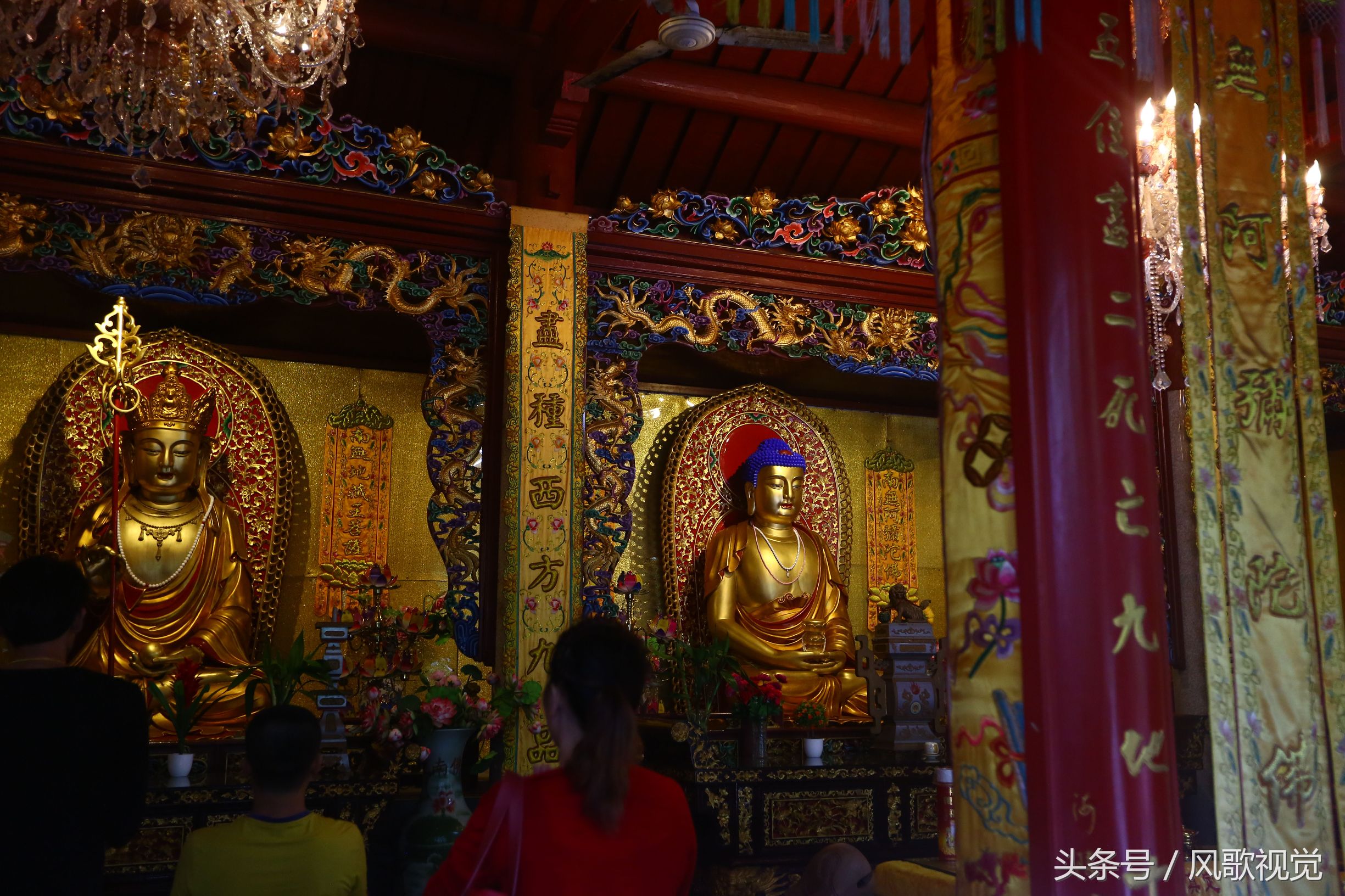 南山别院里供奉着释迦牟尼佛,观音菩萨,地藏王菩萨.南山别院