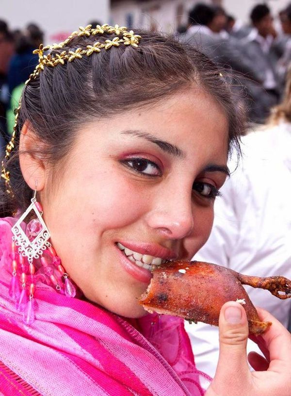 重口味料理丨秘鲁国宝级美食：炭烤豚鼠！