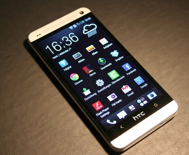 当初HTC金牌机皇可下手，以落至400元超低价